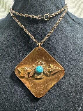 Vtg: Genuine Copper Turquoise Cabochon Eagle & Arrow Pendant Necklace